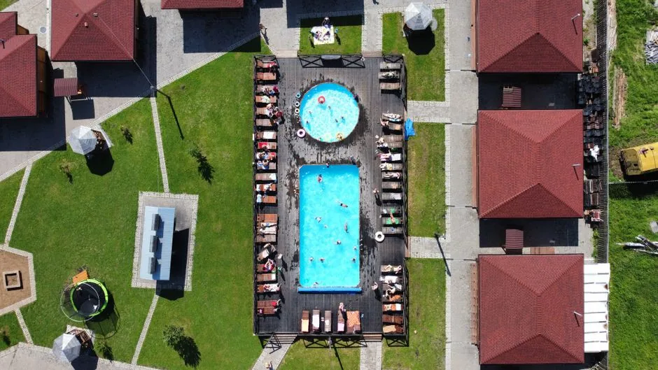 Umoja One Swimming Pool — featured photo 1 of 1